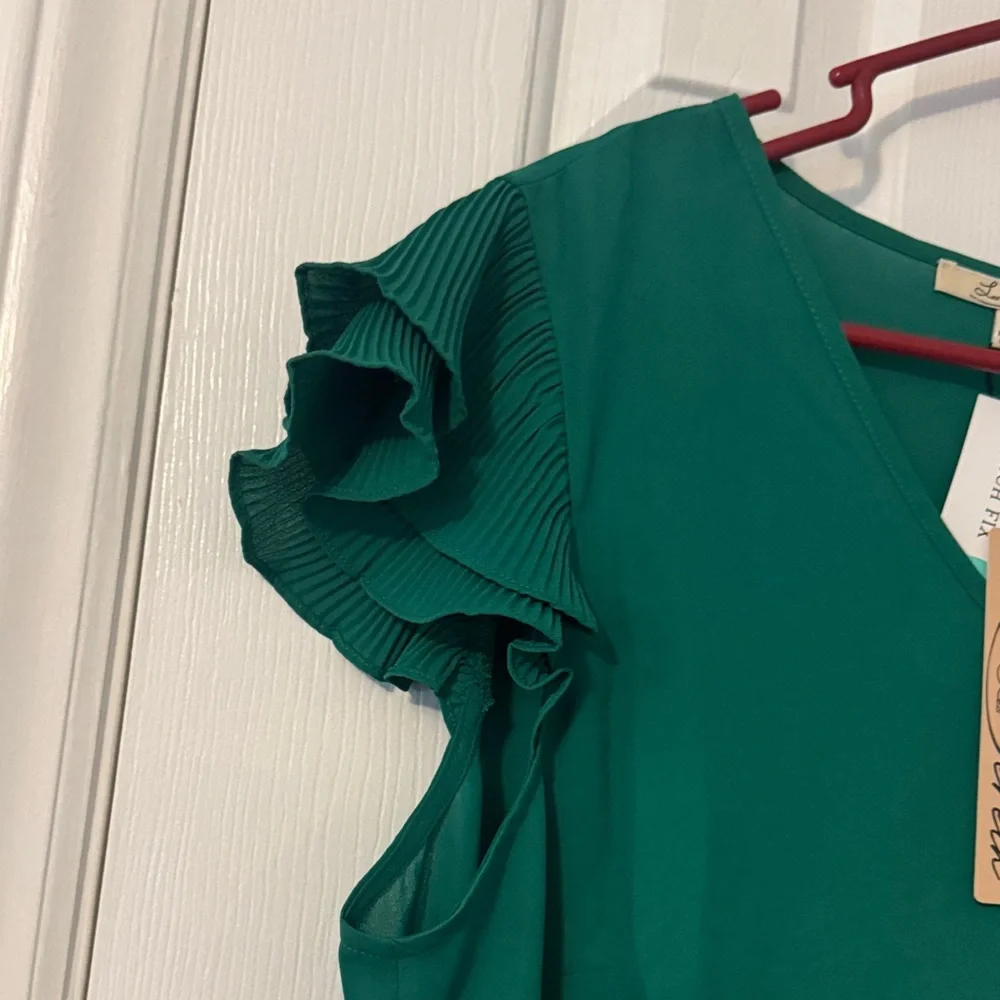Chic Emerald Ruffle Sleeve Blouse - Picture 3 of 3